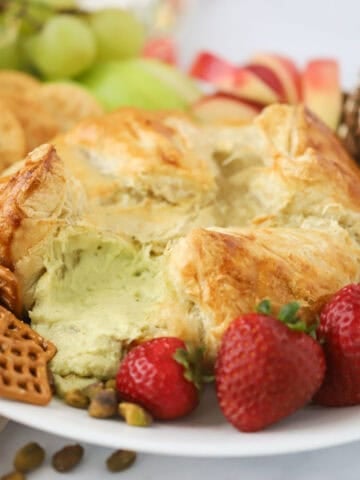 recipe for Pesto and Parmesan Puff Pastry Round appetizer