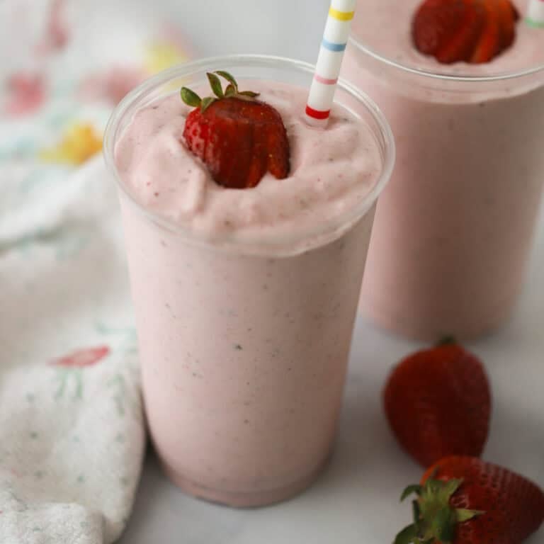 how to make easy strawberry smoothie recipe