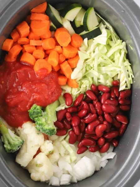 How to Make homemade minestrone soup in a slow cooker
