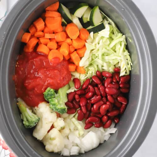 How to Make homemade minestrone soup in a slow cooker