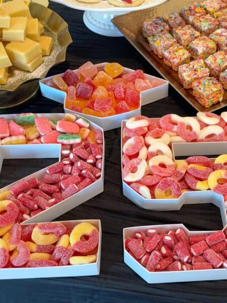 food ideas for graduation parties, easy grad party food.